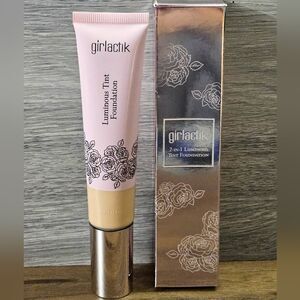 GIRLACTIK 2-in-1 Luminous Tint Foundation F2 Light NEW MSRP $36